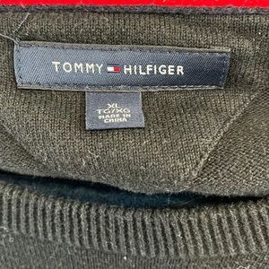 Gently used Tommy Hilfiger sweater extra large